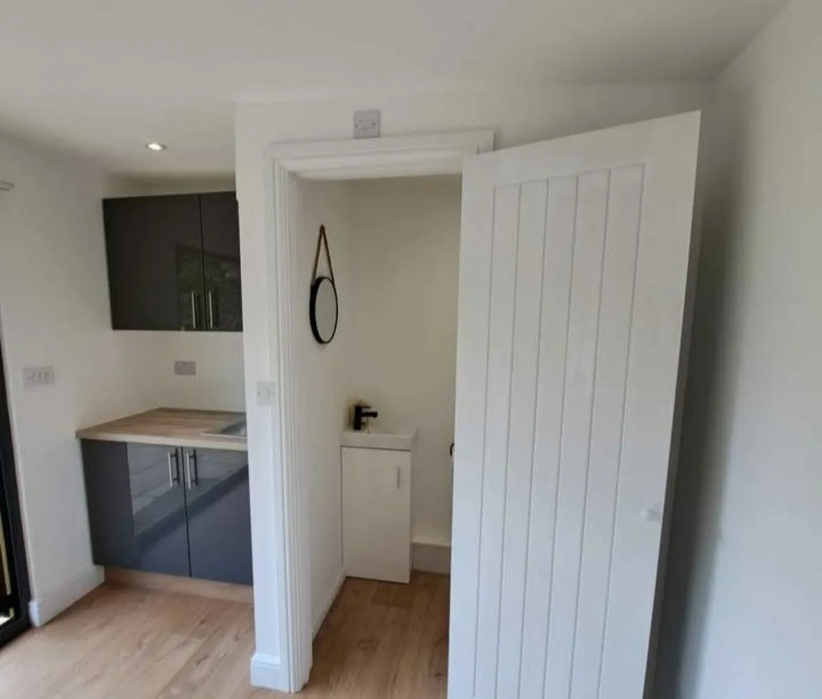 Cabin - Image 4