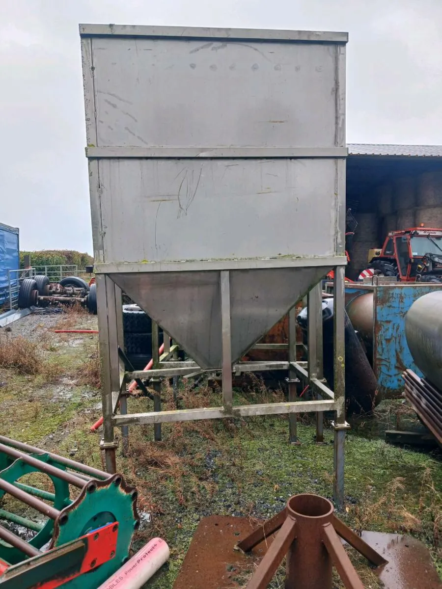 Meal bins - Image 1