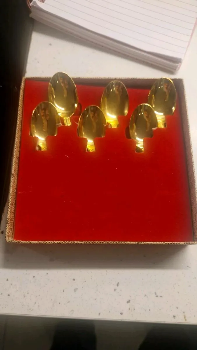 6 antique gold spoons - Image 1