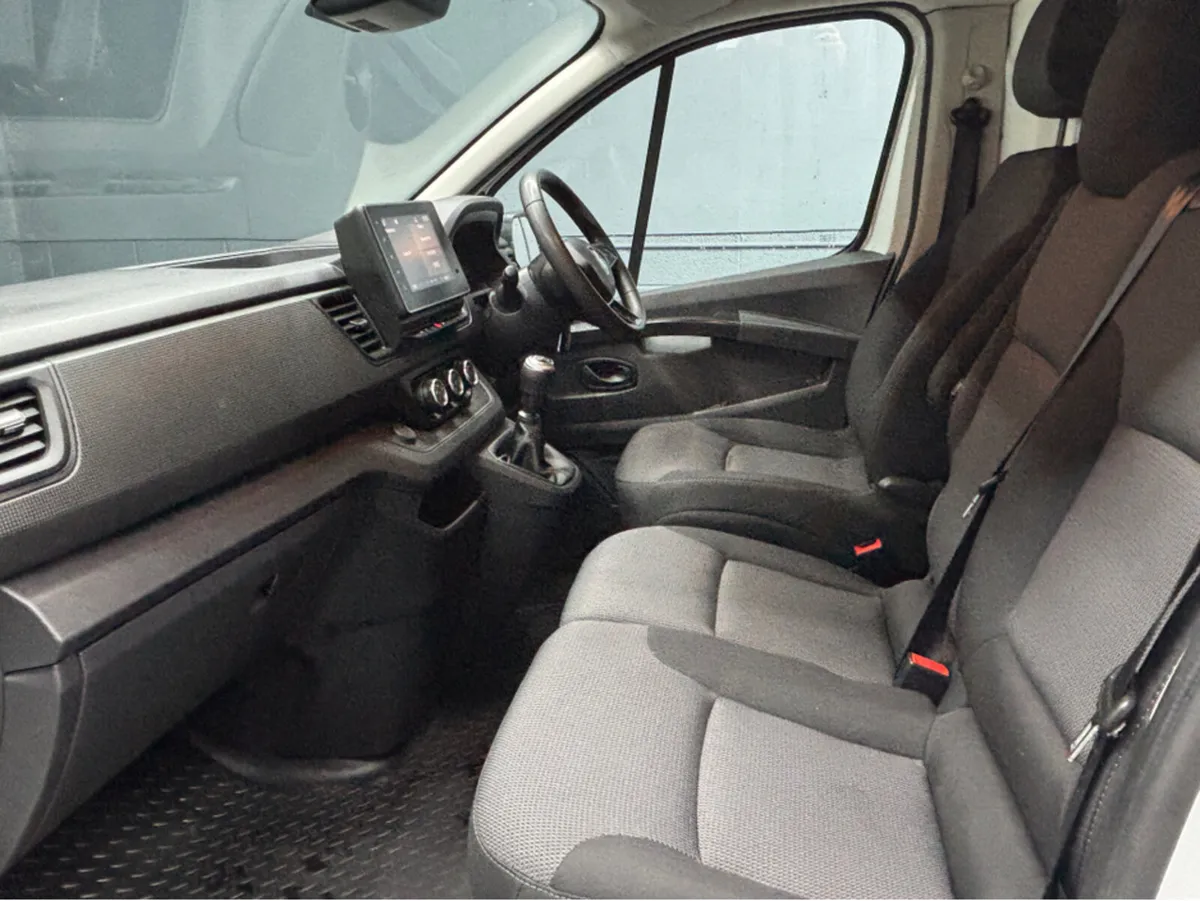 Renault Trafic LL30 BLUE DCI 130 BUSIN BUSINESS+ P - Image 4