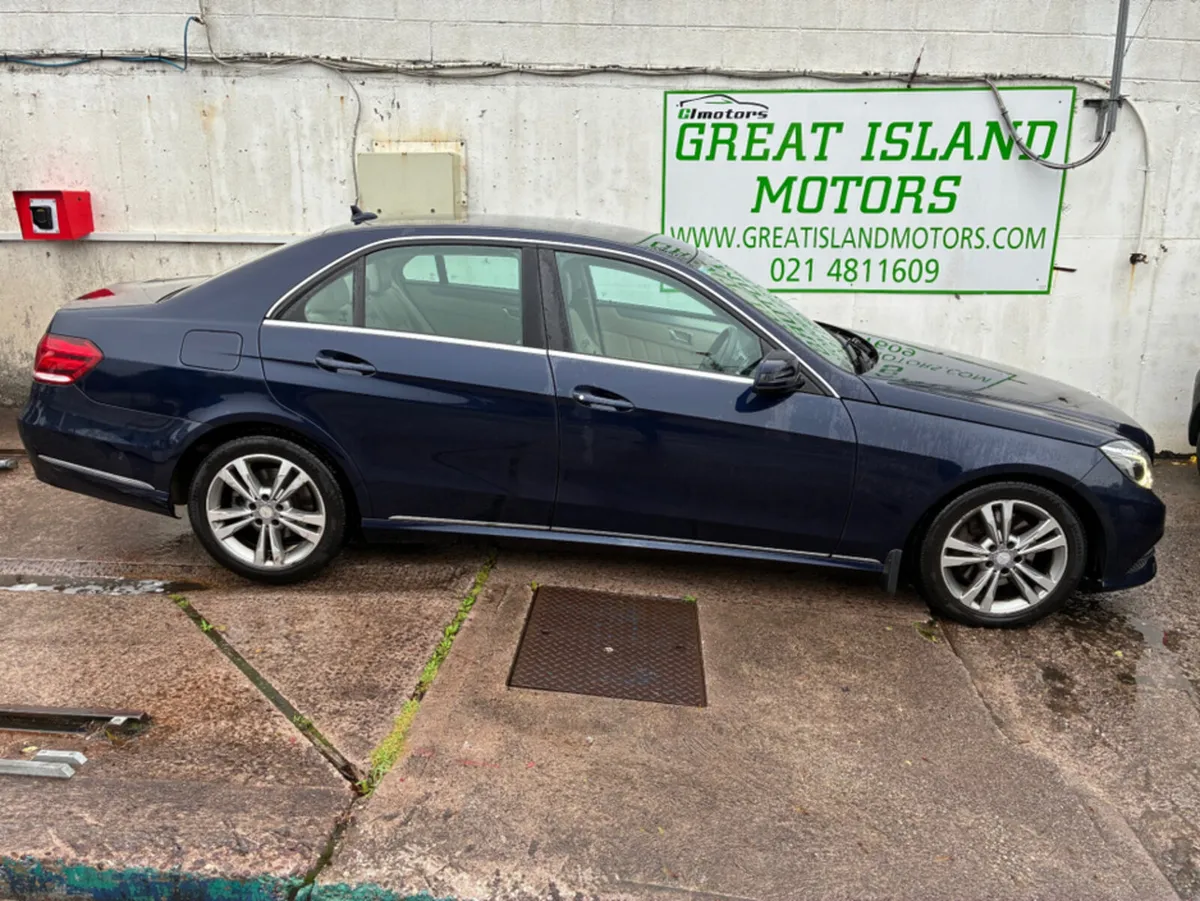 Mercedes-Benz E-Class E SERIES BLUETEC SE 4DR AUTO - Image 2