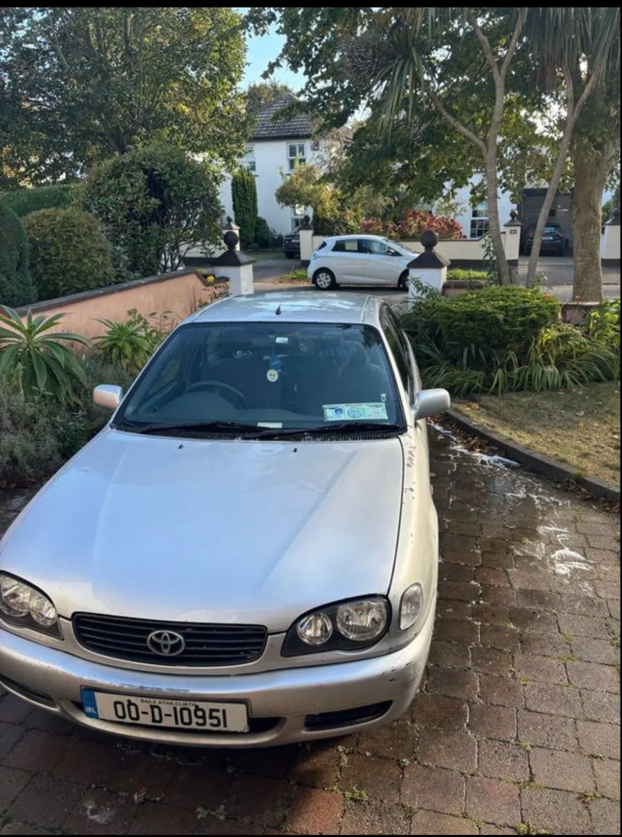 Corolla 00 - Image 1