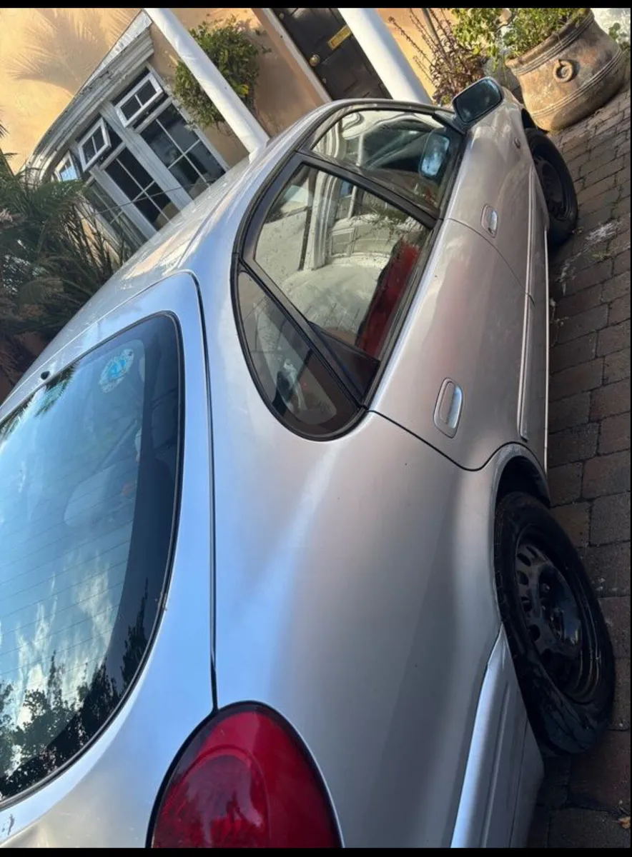 Corolla 00 - Image 4