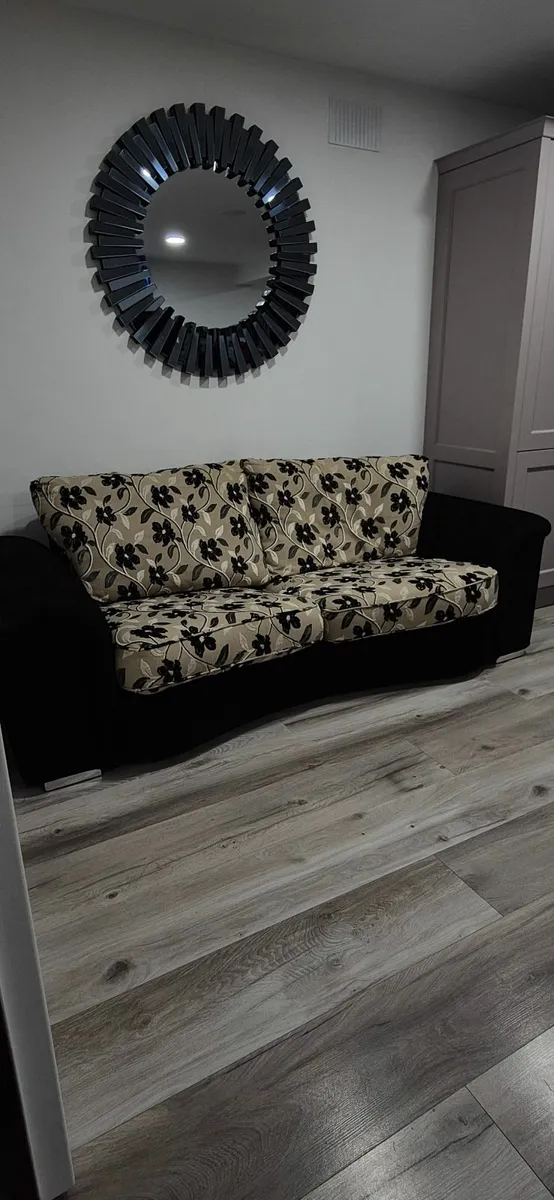 Couches - Image 3