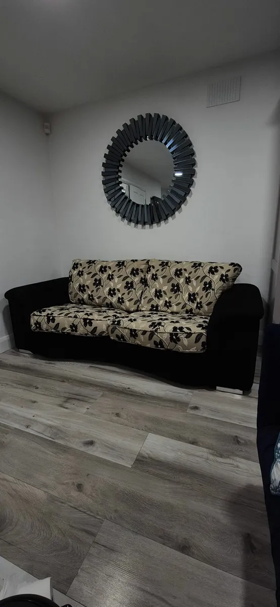 Couches - Image 4