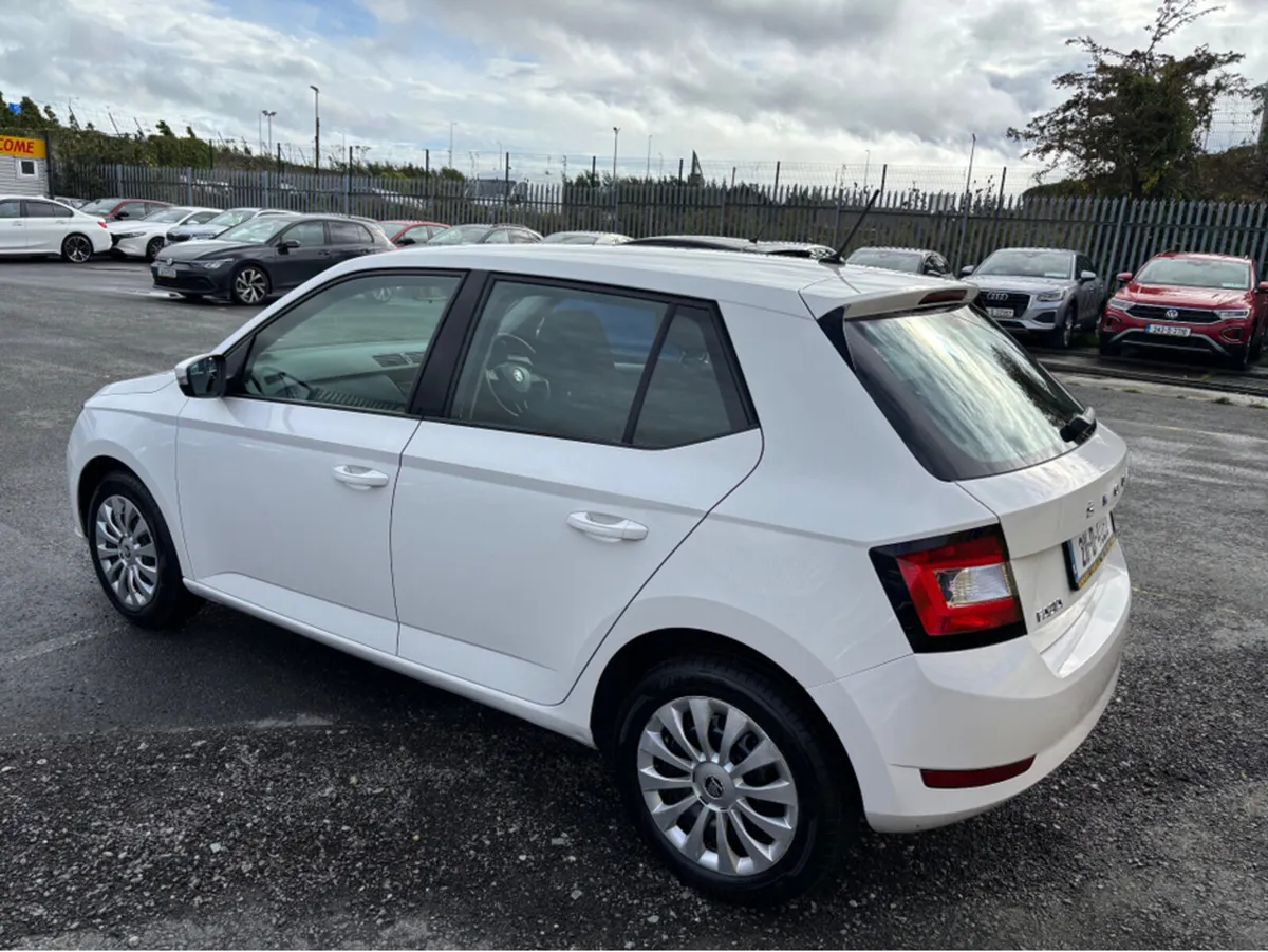 Skoda Fabia ACTIVE 1.0 MPI 60HP 4DR - Image 3