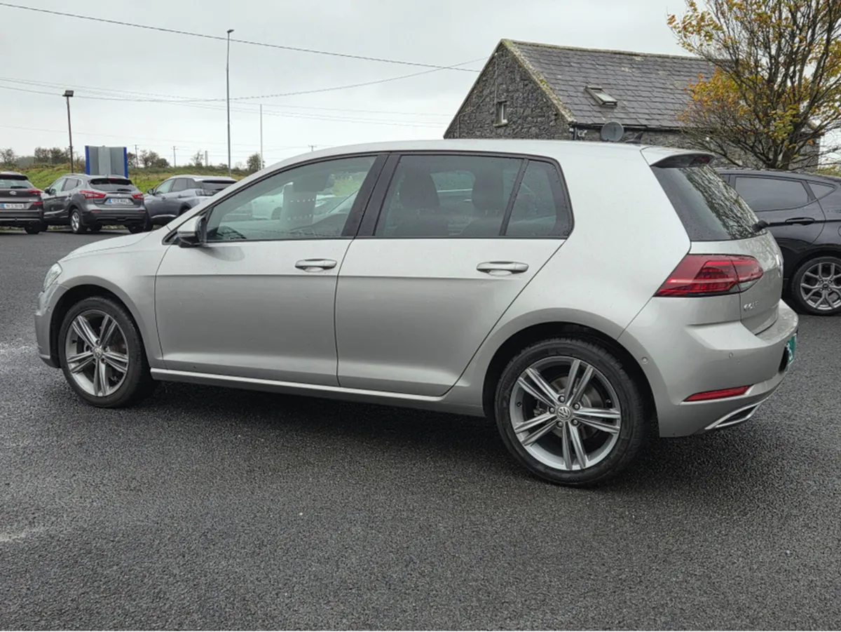 Volkswagen Golf HighLine 2.0 Diesel Automatic - Image 2