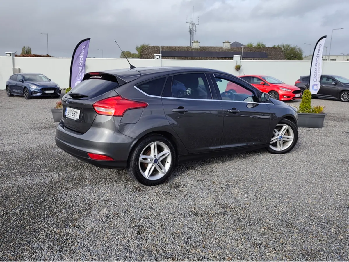 Ford Focus 1.5 TDCI ZETEC 120PS 5DR - Image 2