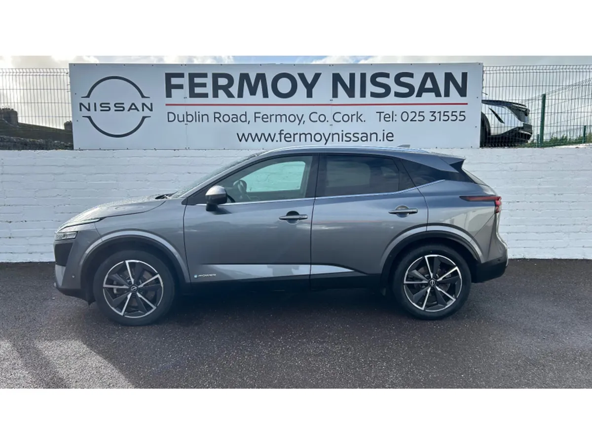 Nissan Qashqai ONLY 29,000 KLMS AUTO HIGHEST SPEC - Image 2