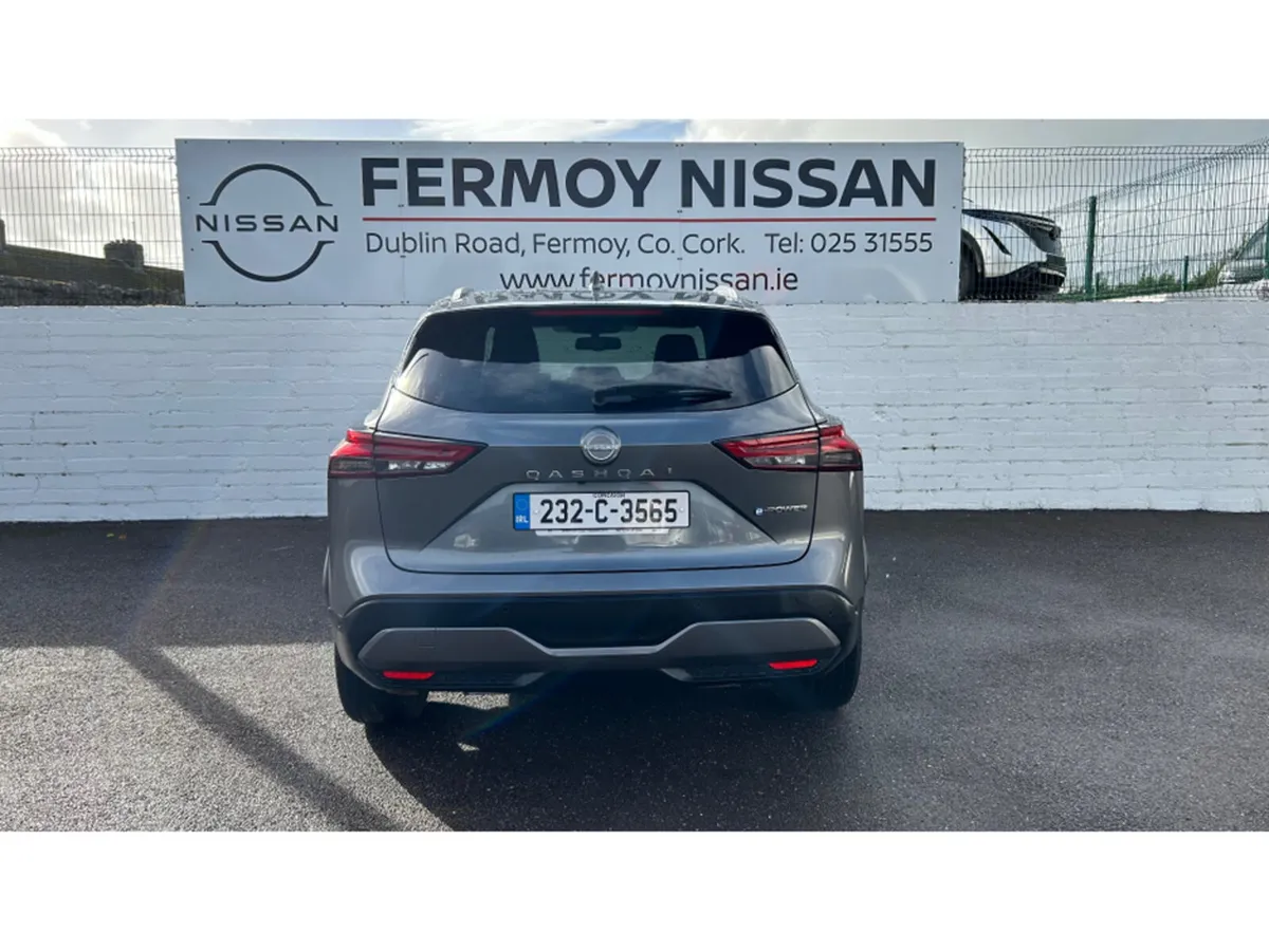Nissan Qashqai ONLY 29,000 KLMS AUTO HIGHEST SPEC - Image 3