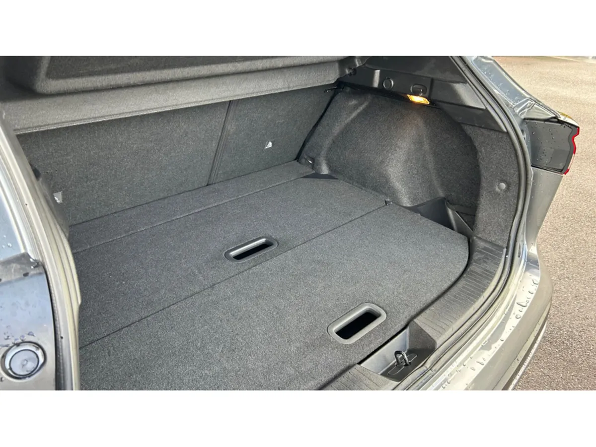 Nissan Qashqai ONLY 29,000 KLMS AUTO HIGHEST SPEC - Image 4