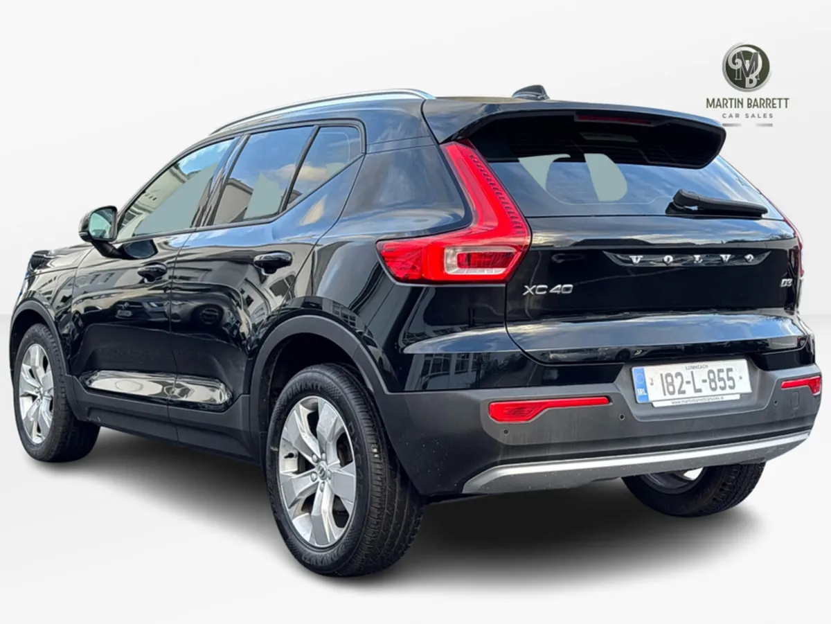 Volvo XC40 DIESEL MOMENTUM AUTO BEIGE LEATHER PANO - Image 4