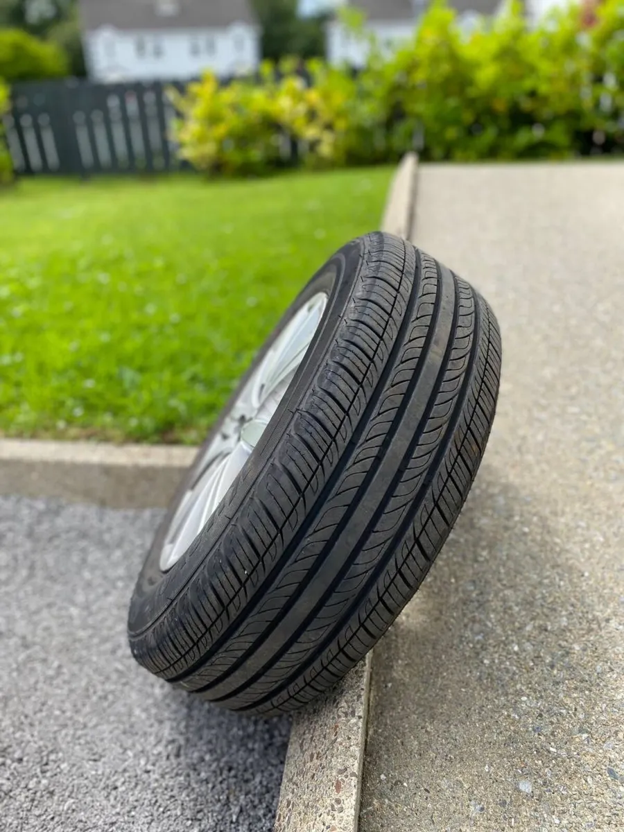 VW Golf Mk6 15" Alloy Wheels + Tyres - Image 2