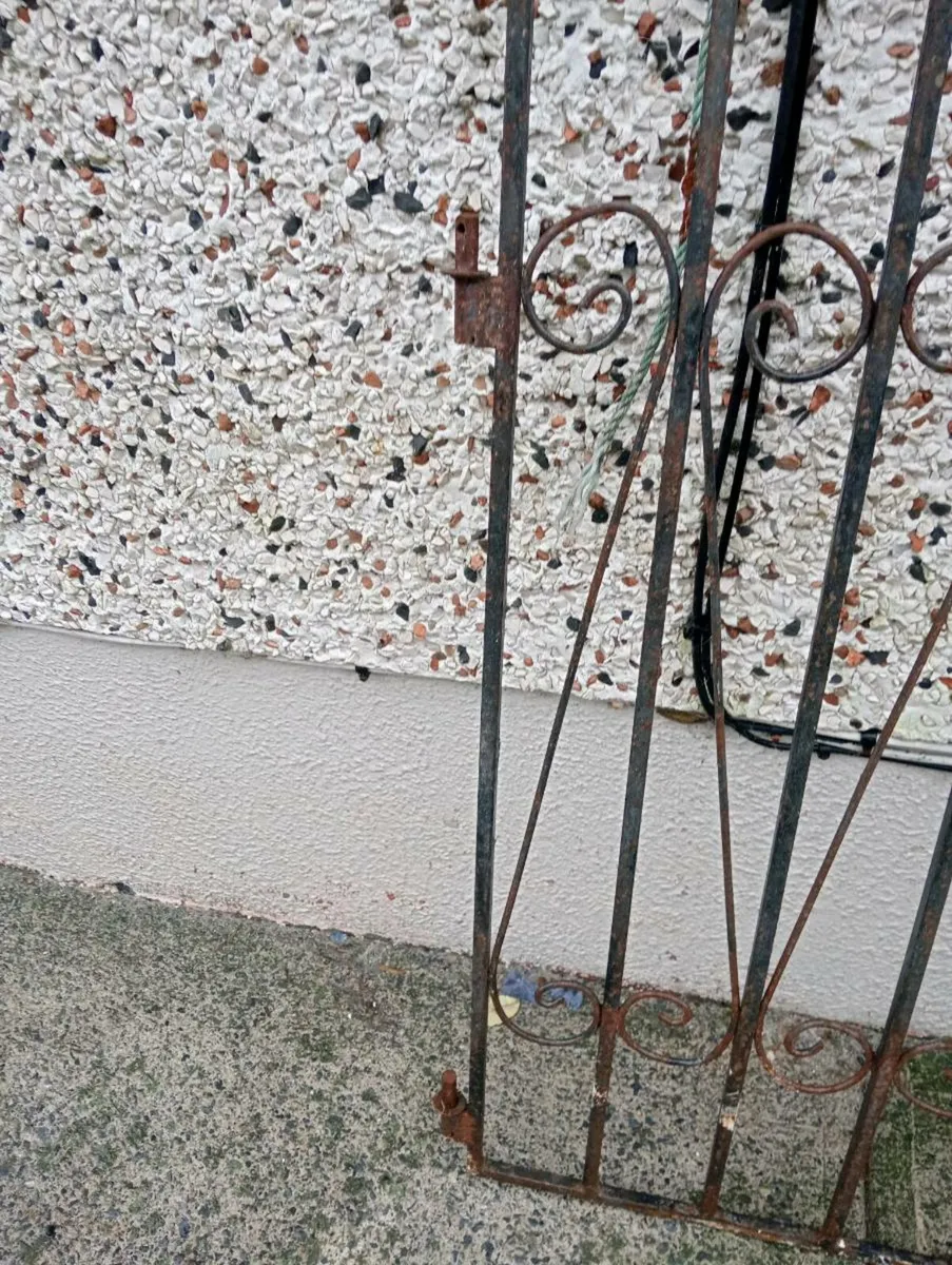Gates - Image 4