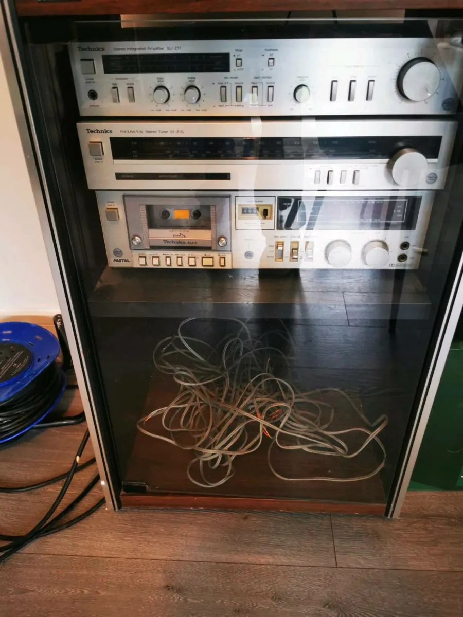 Technics Silver Seperates in matching Cabinet - Image 3