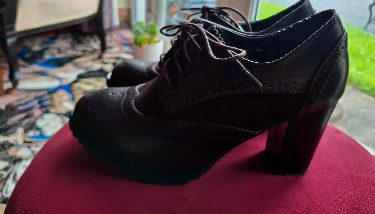 Craftsmanship for a Classic, Stylish Look! - Image 3