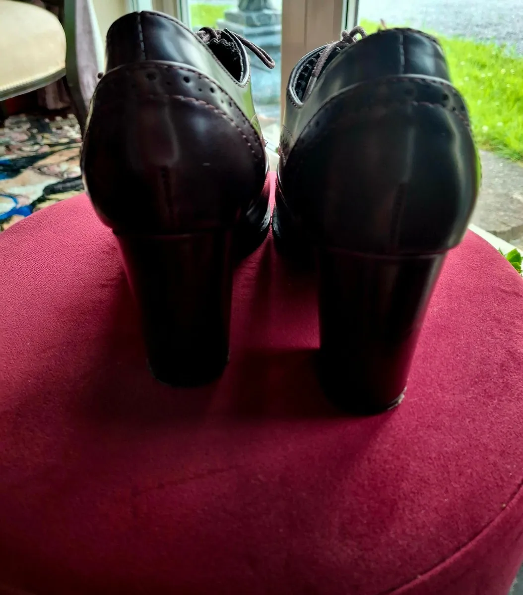 Craftsmanship for a Classic, Stylish Look! - Image 4