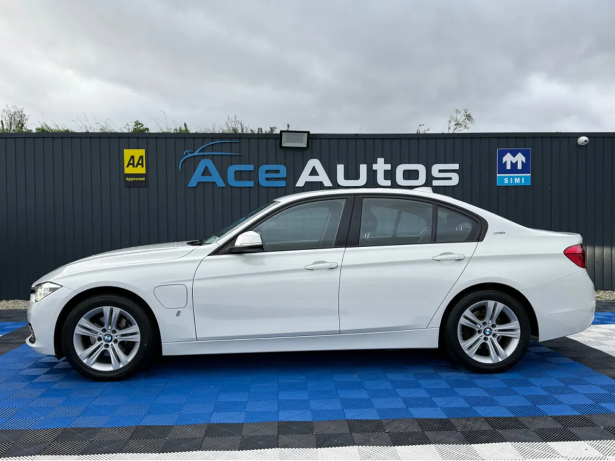 BMW 3-Series 330E SPORT - 2.0L PETROL HYBRID - AUT - Image 4