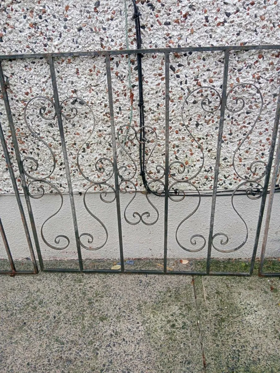Gates - Image 2