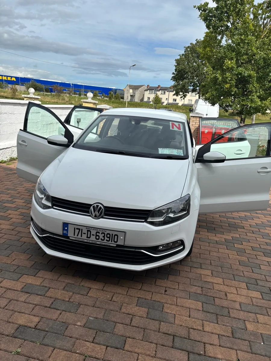 2017 Volkswagen Polo AUTOMATIC - Image 2
