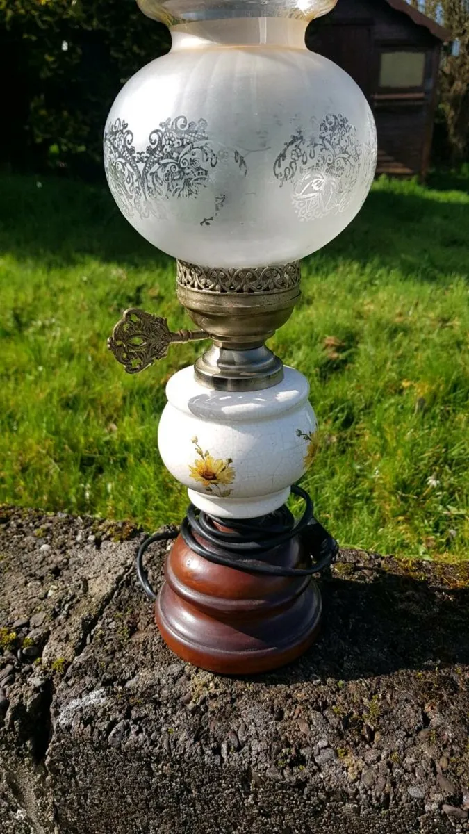 Vintage electric lamp postage possible - Image 2