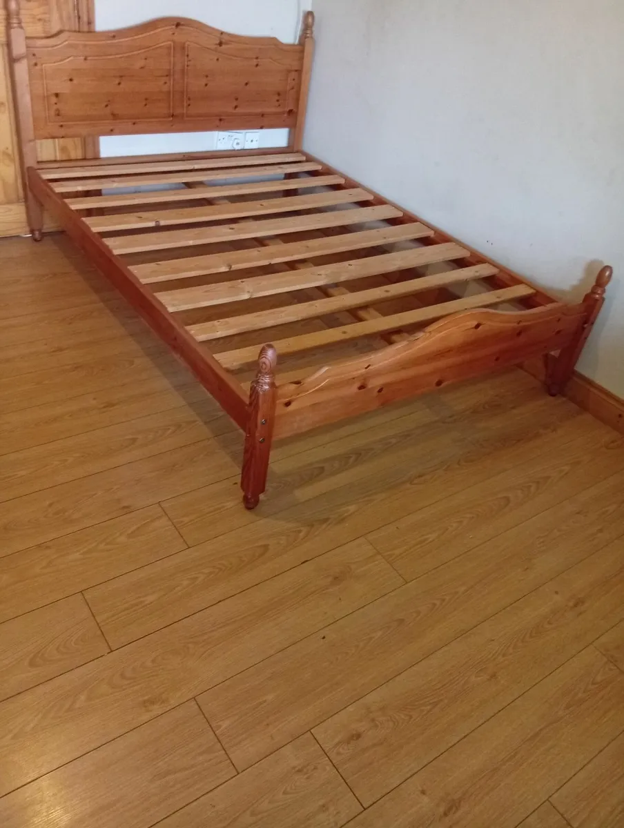 Pine Sturdy Quality double size bed frame - Image 3