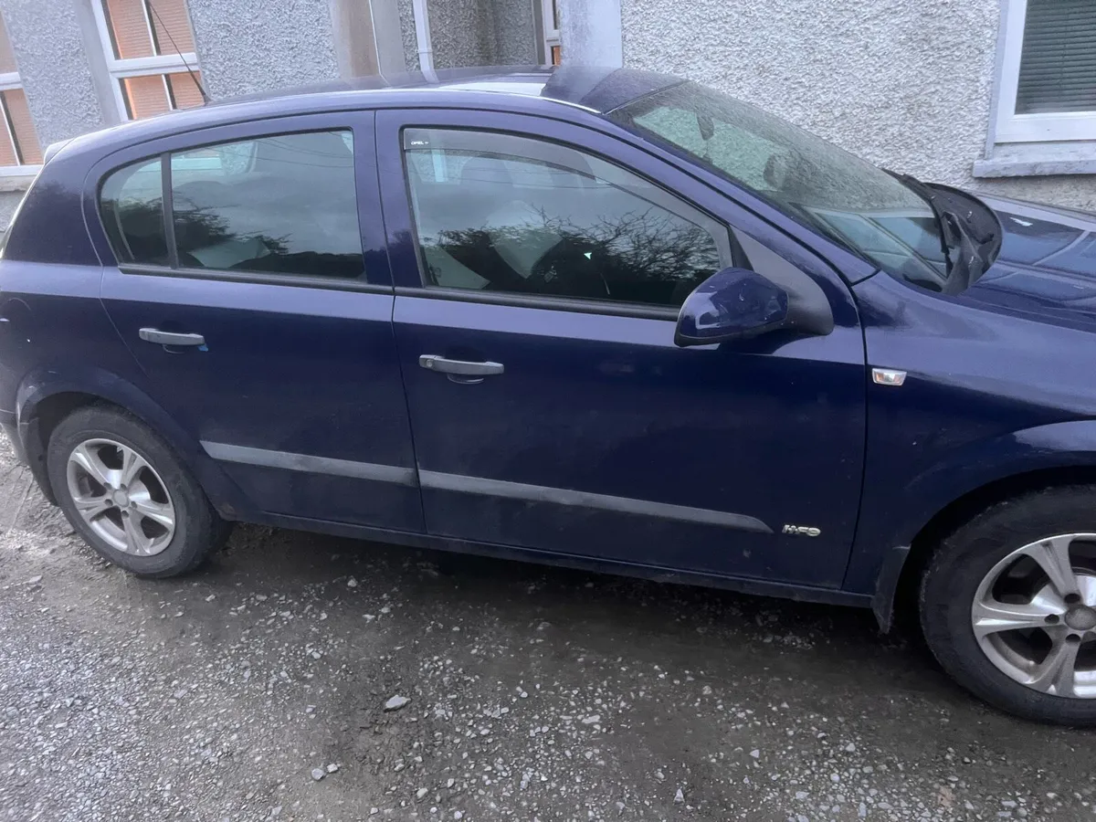 Car - Image 2