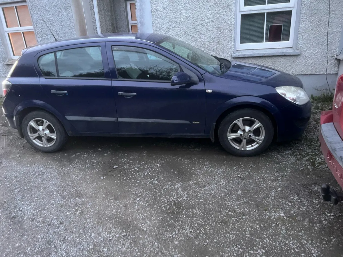 Car - Image 3
