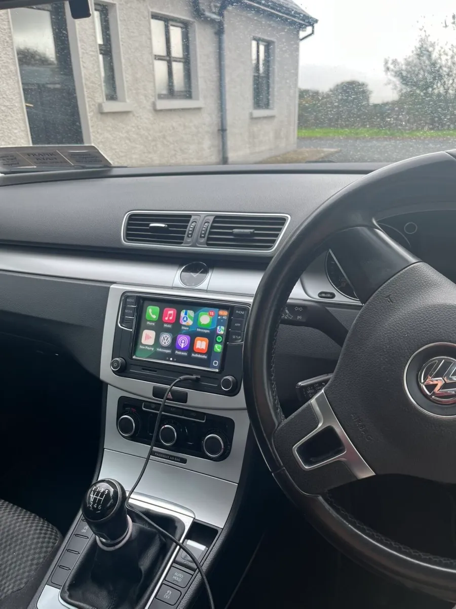 VW Passat bluemotion TDI (105) Saloon 1598cc 1.6L - Image 2