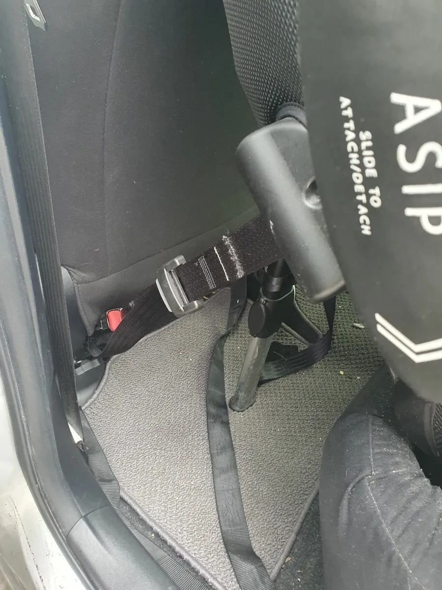 Axkid Minikid Car seat - Image 2