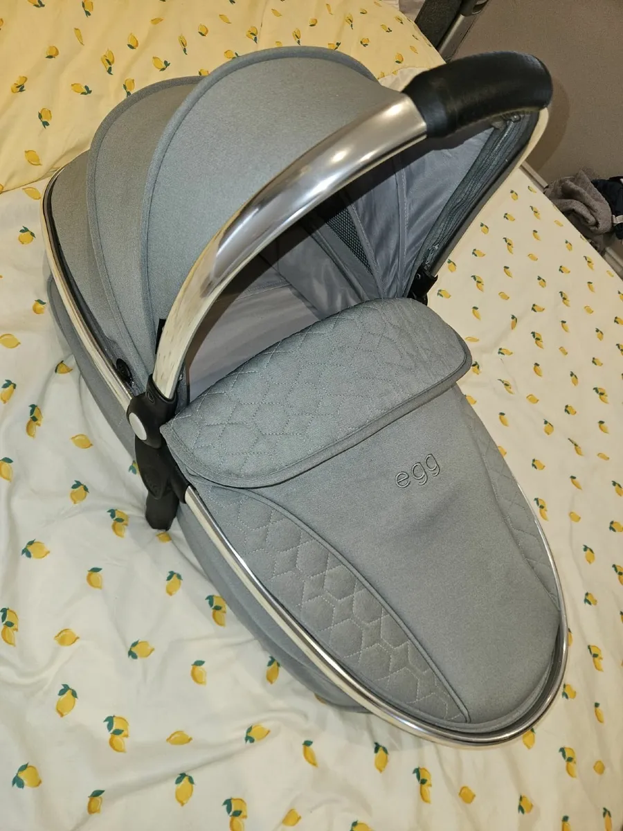 Egg2 pram Grey - Image 3