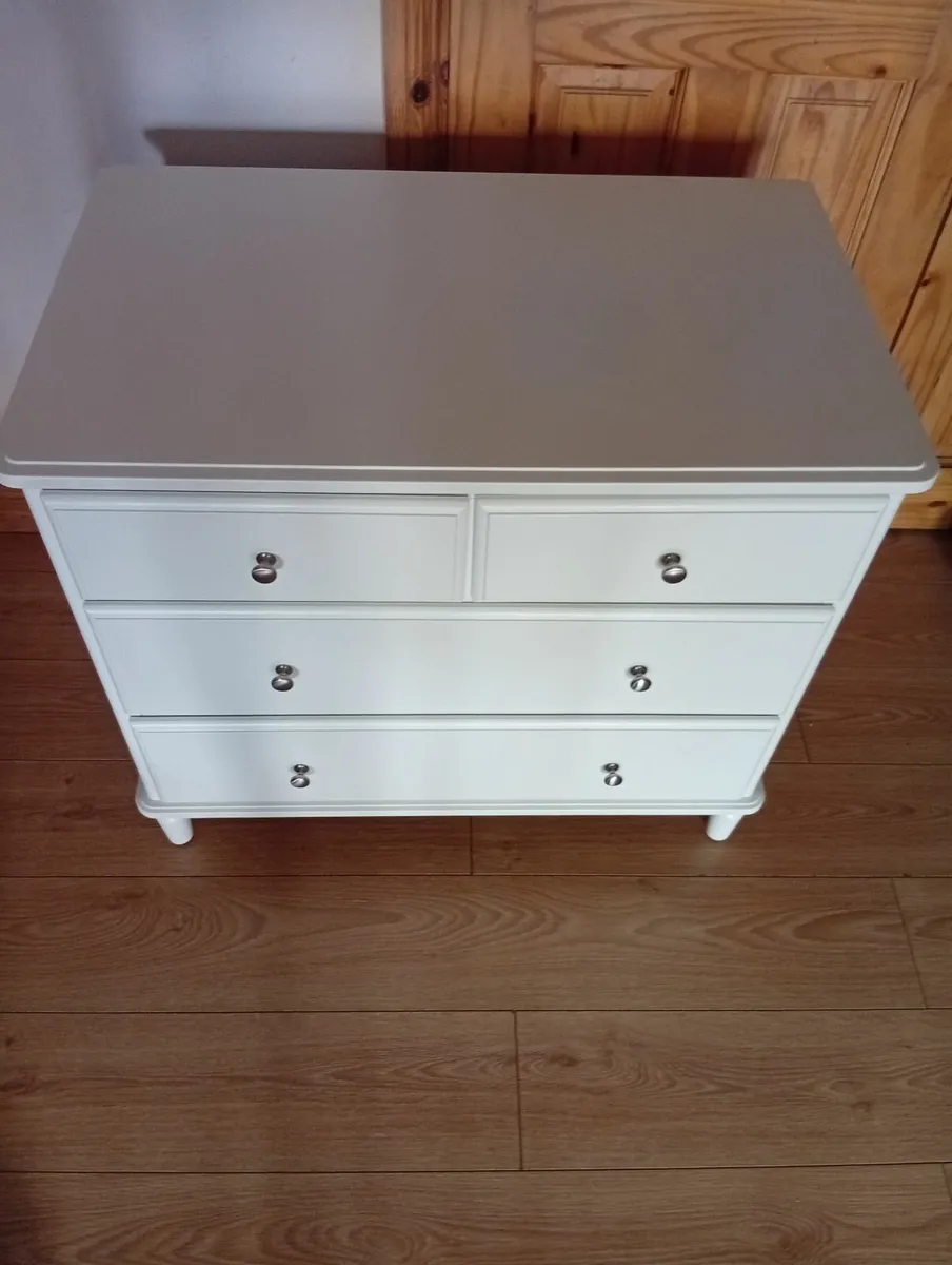 Quality White Roomy chest of drawers 6months - Image 2