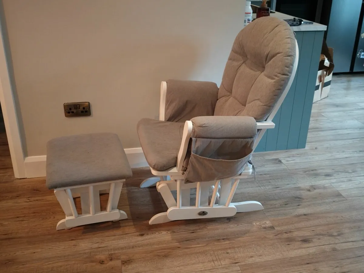 Babylo Nursing Chair - Image 1