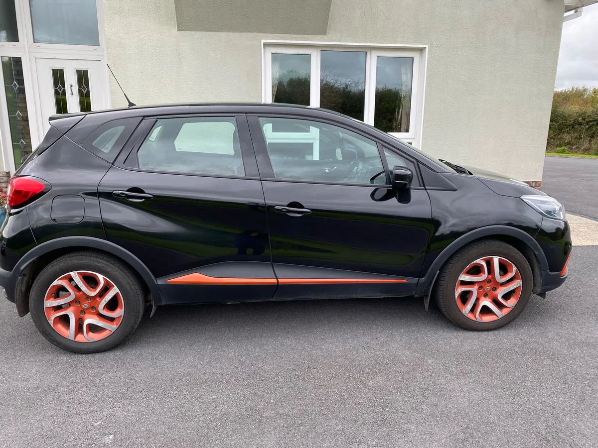 151 Renault Captur 15Dci Intense - Image 2