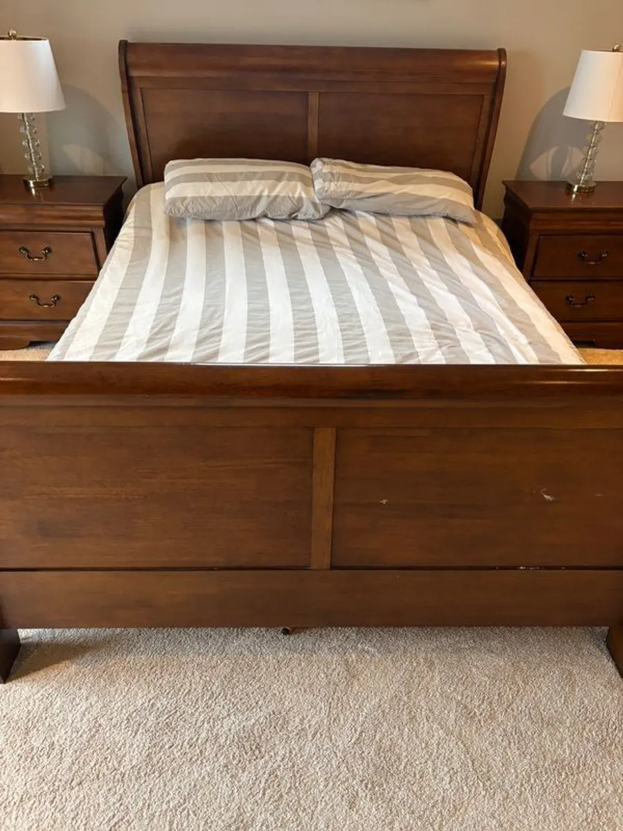 Bedroom Set Louis Philipe - Image 3