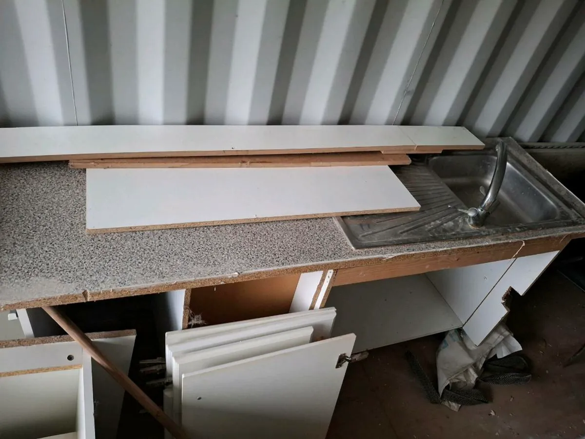 Kitchen - Image 4
