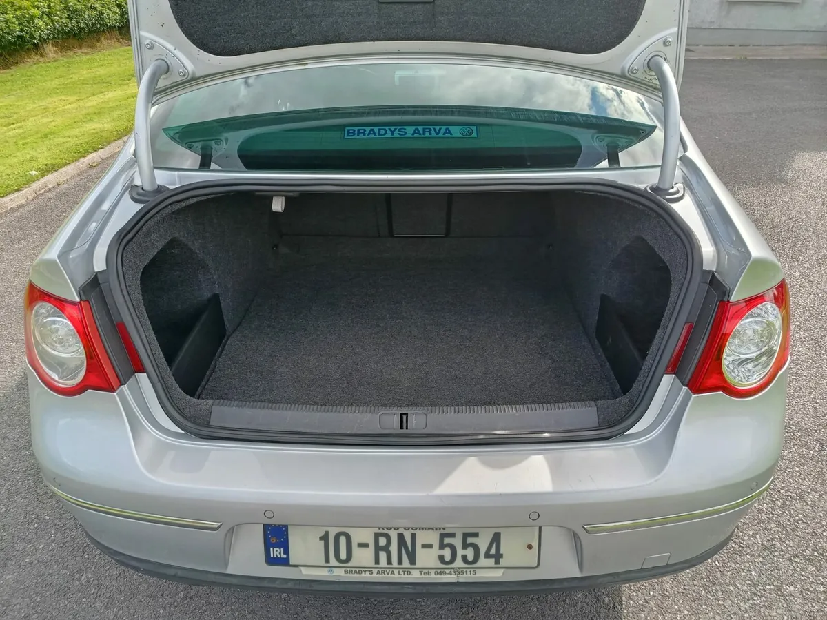 VW Passat 2010 - Image 3