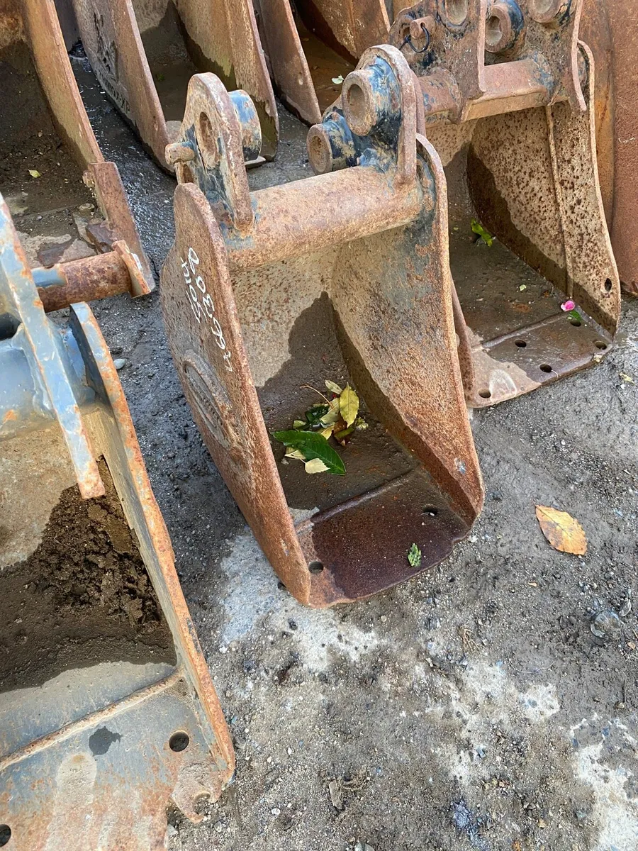 Mini digger buckets 30mm pins - Image 4