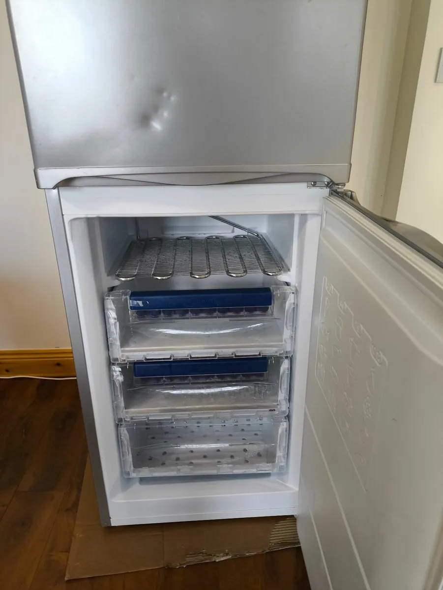 Fridge freezer 60/40 - Image 4
