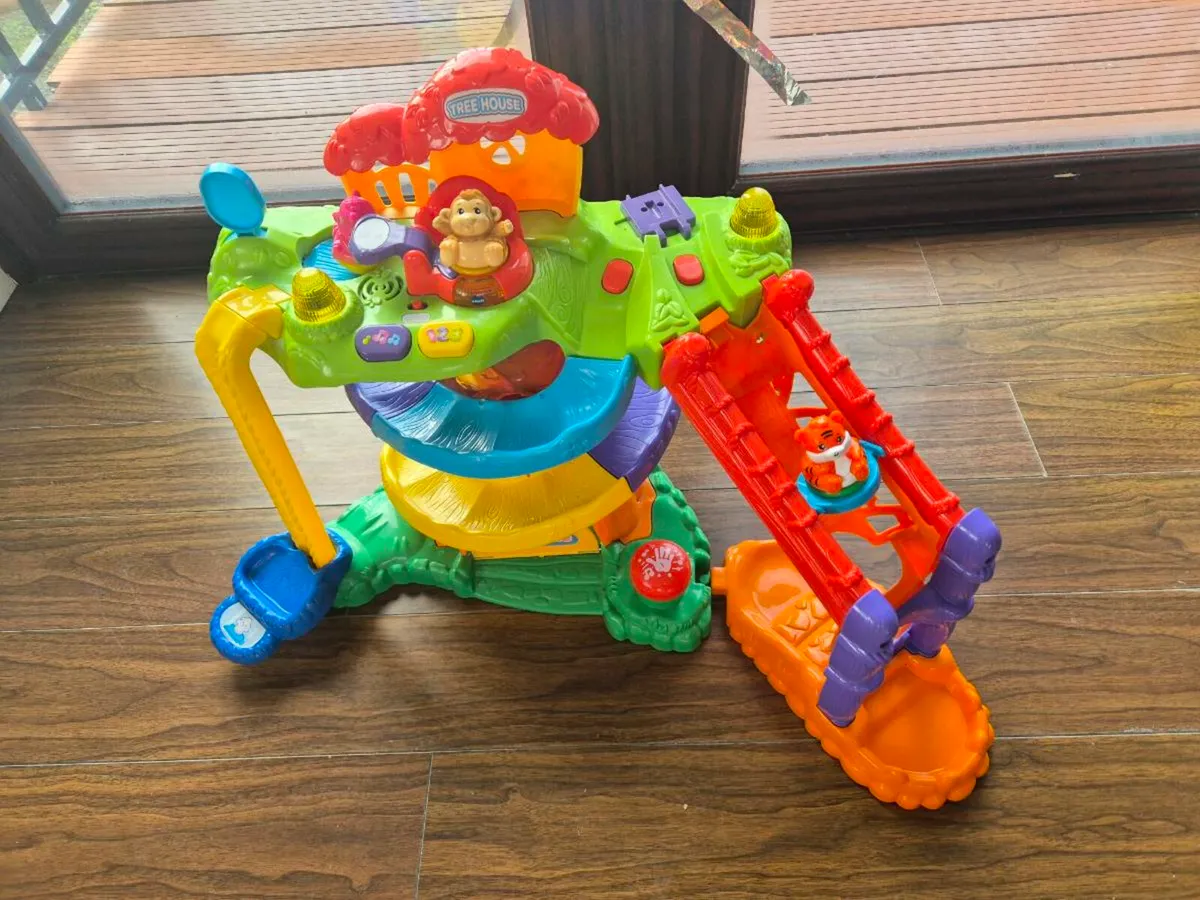 Vtech toys treehouse and train - Image 2