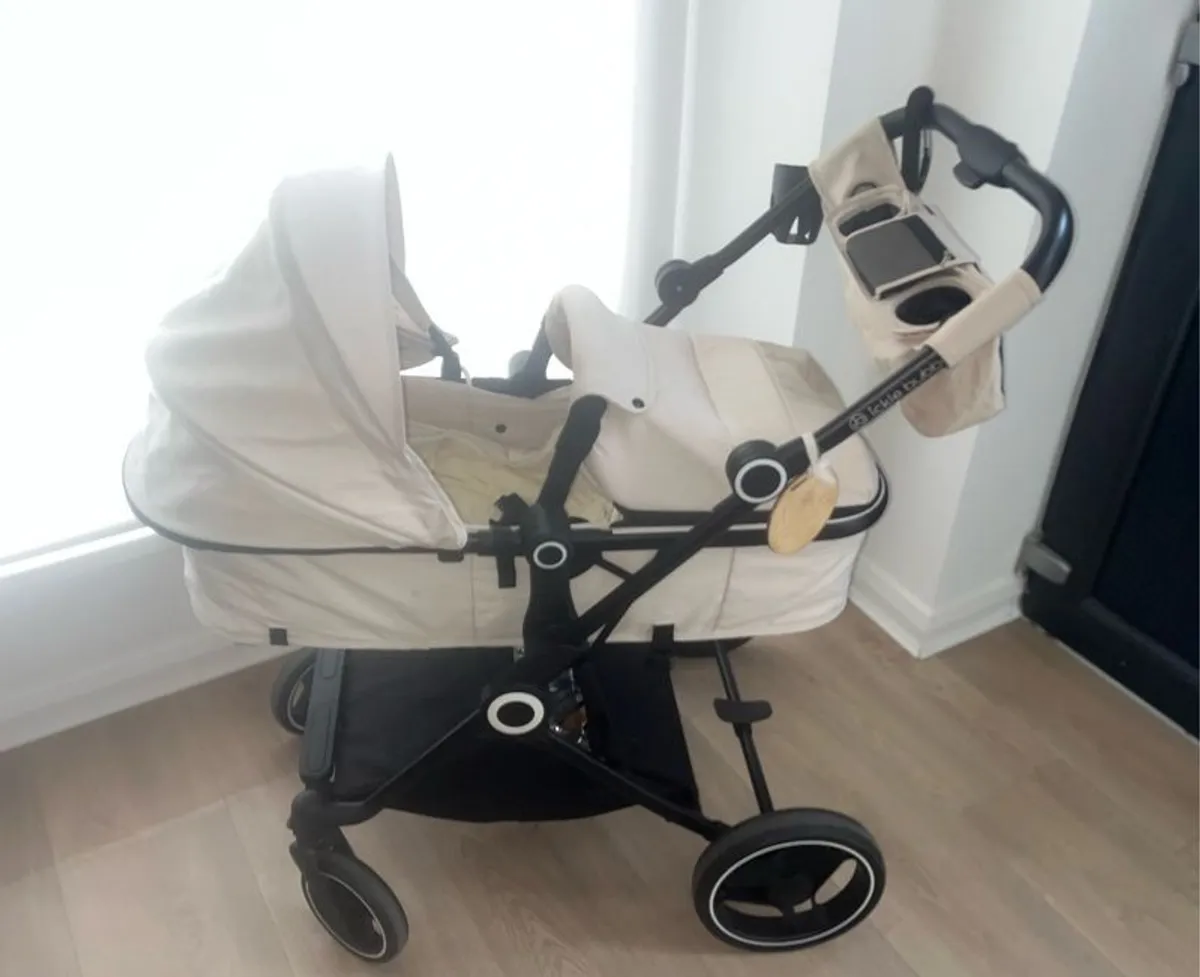 pram - Image 1