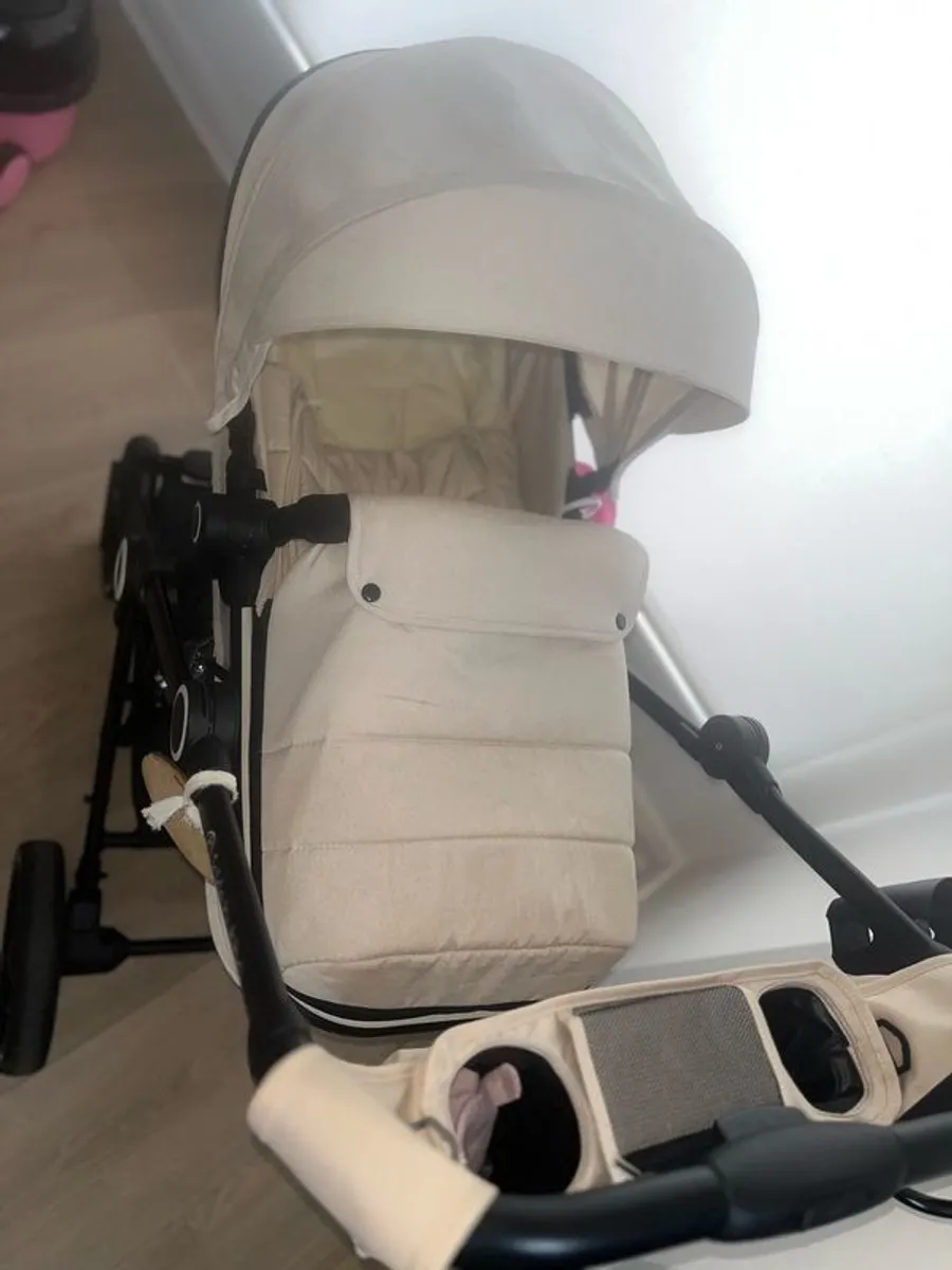 pram - Image 2