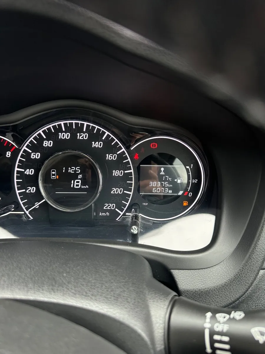 Nissan Note 2015 only 38k kms - Image 2