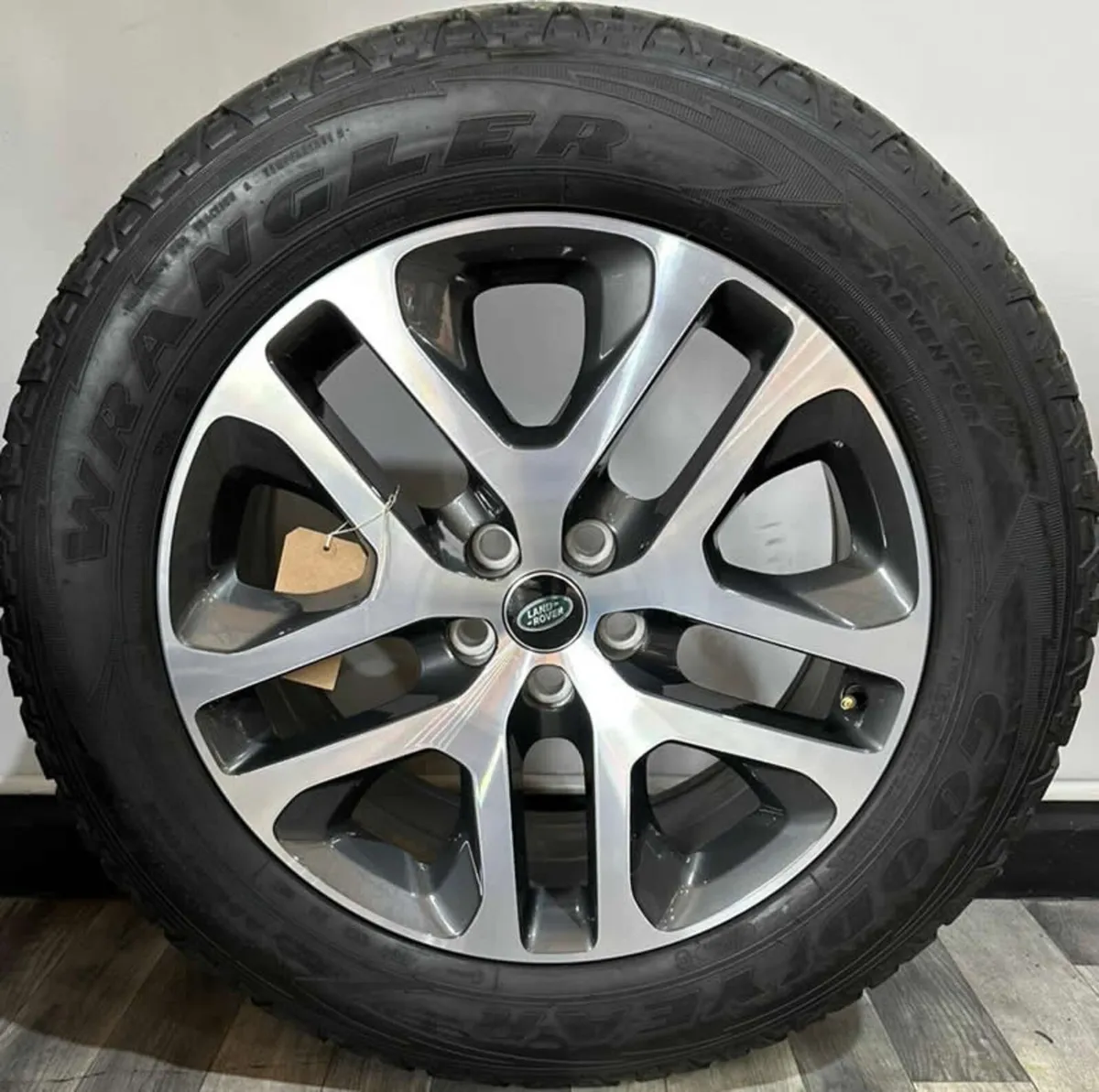 20" GENUINE LAND ROVER DEFENDER 5095 & GOODYEARS - Image 2
