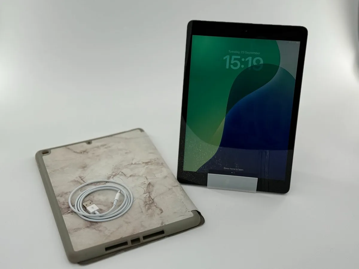 iPad 8th Gen - 32GB - Space Grey - Image 1