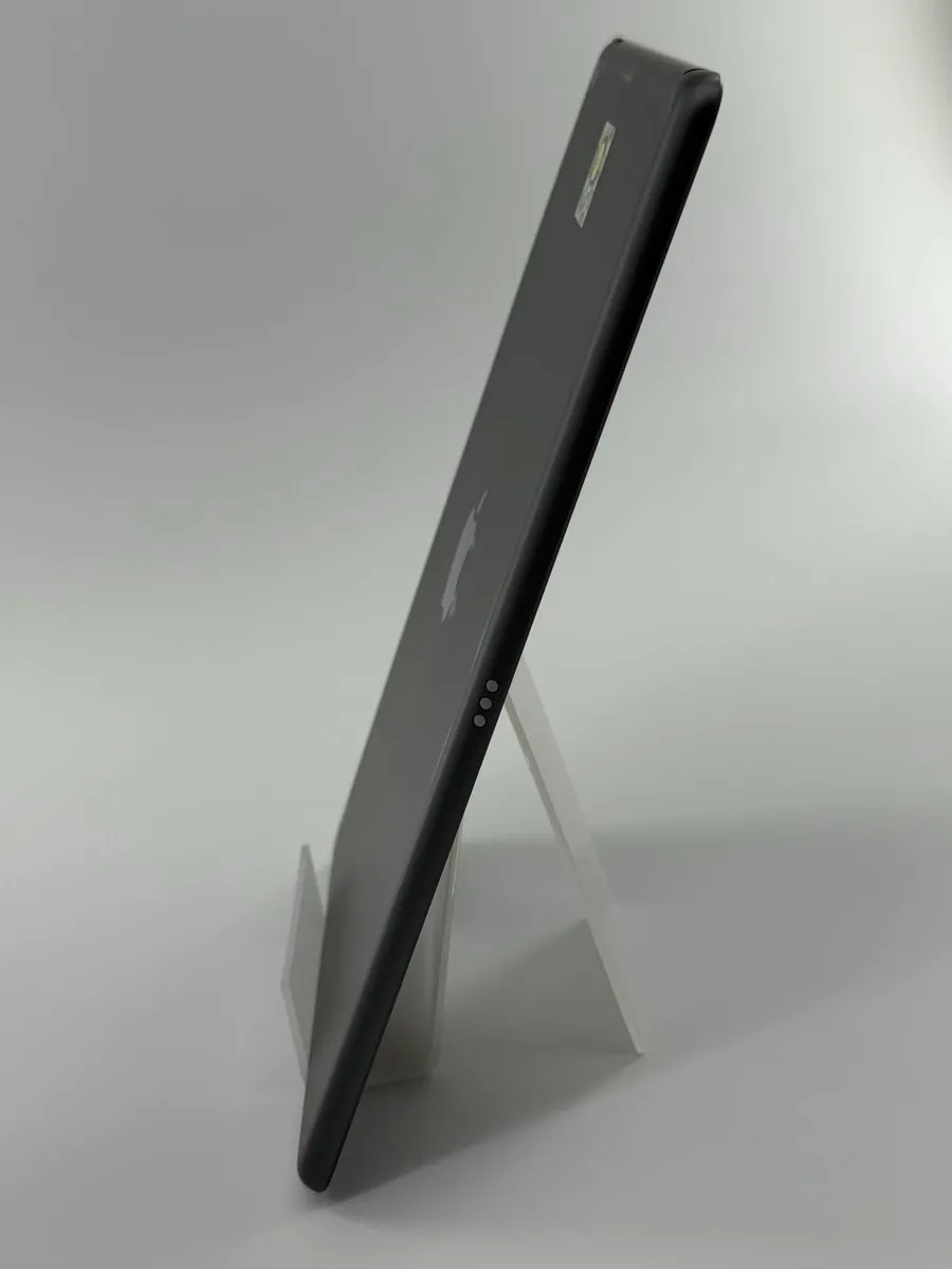 iPad 8th Gen - 32GB - Space Grey - Image 3