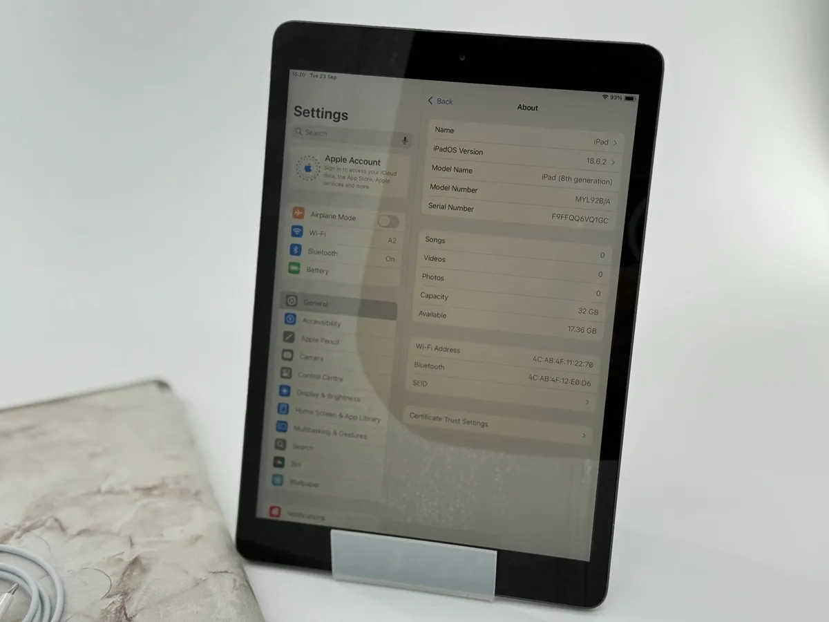 iPad 8th Gen - 32GB - Space Grey - Image 4