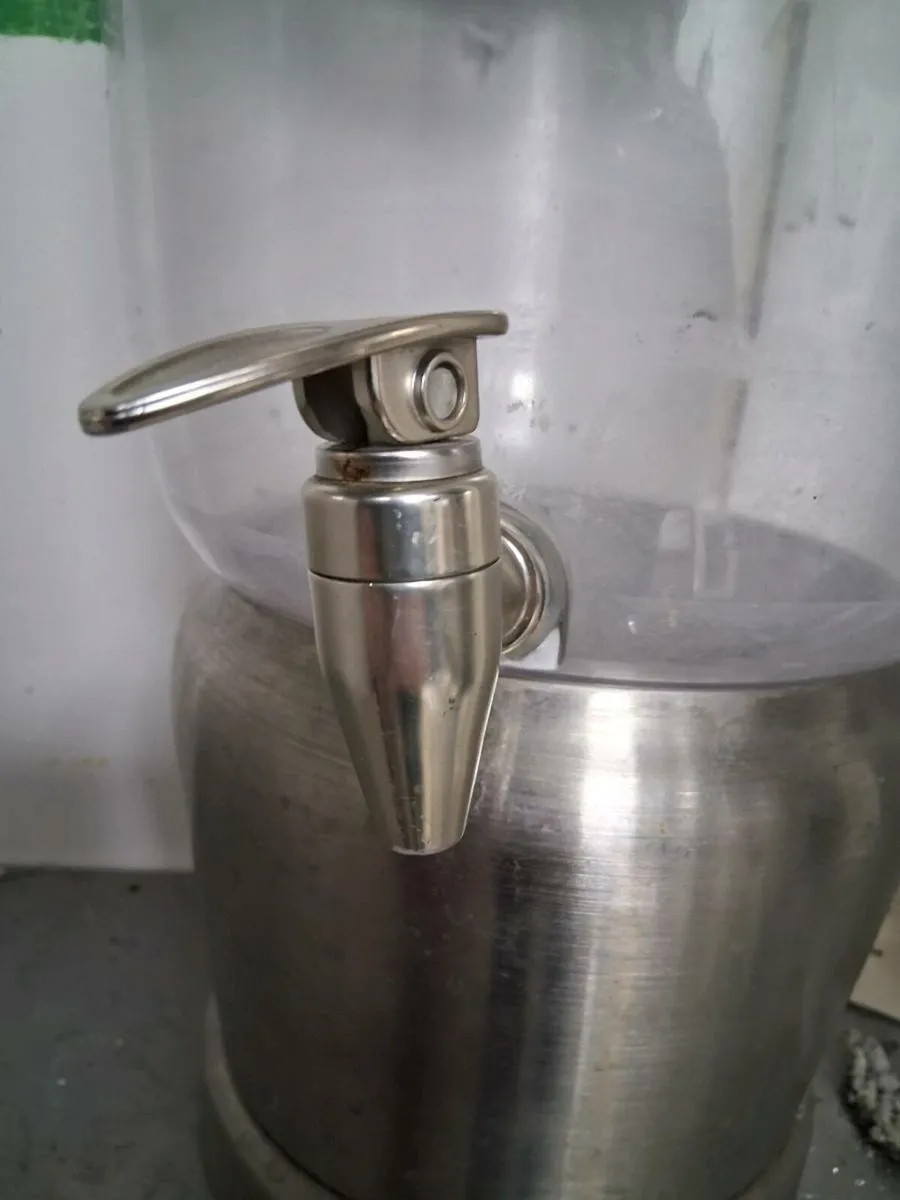 Liquid dispenser - Image 2
