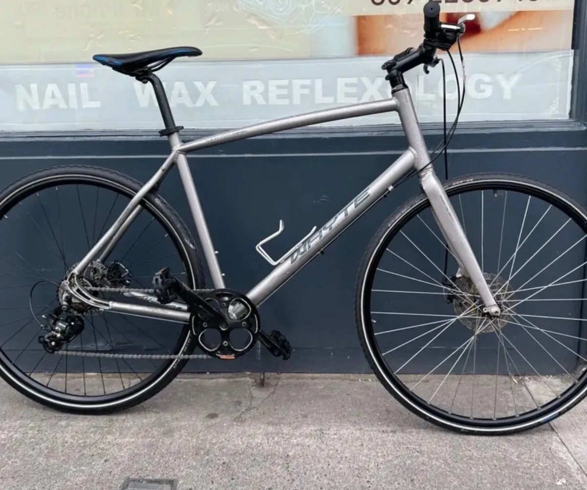 Whyte hybrid bike ❗️Open 7 days ❗️ - Image 1