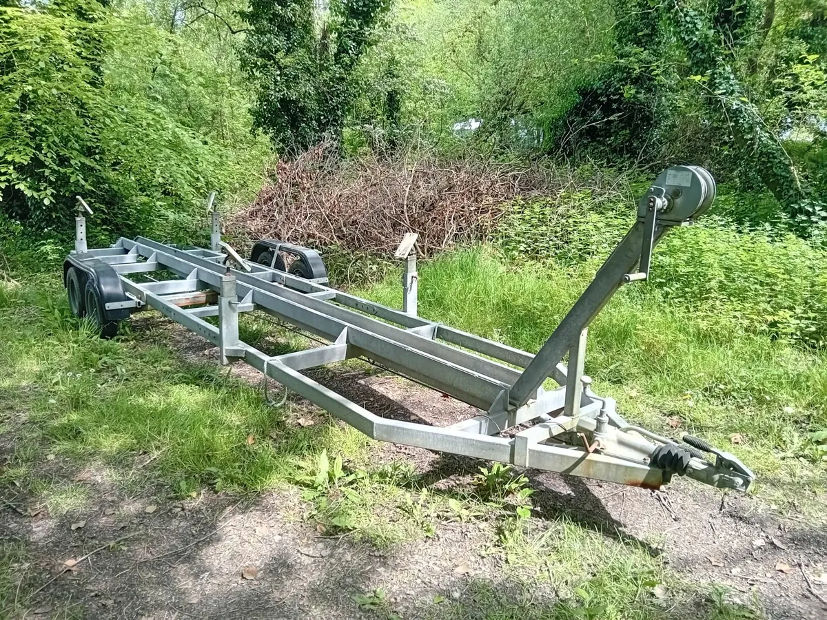 Trailer for a boat. - Image 1